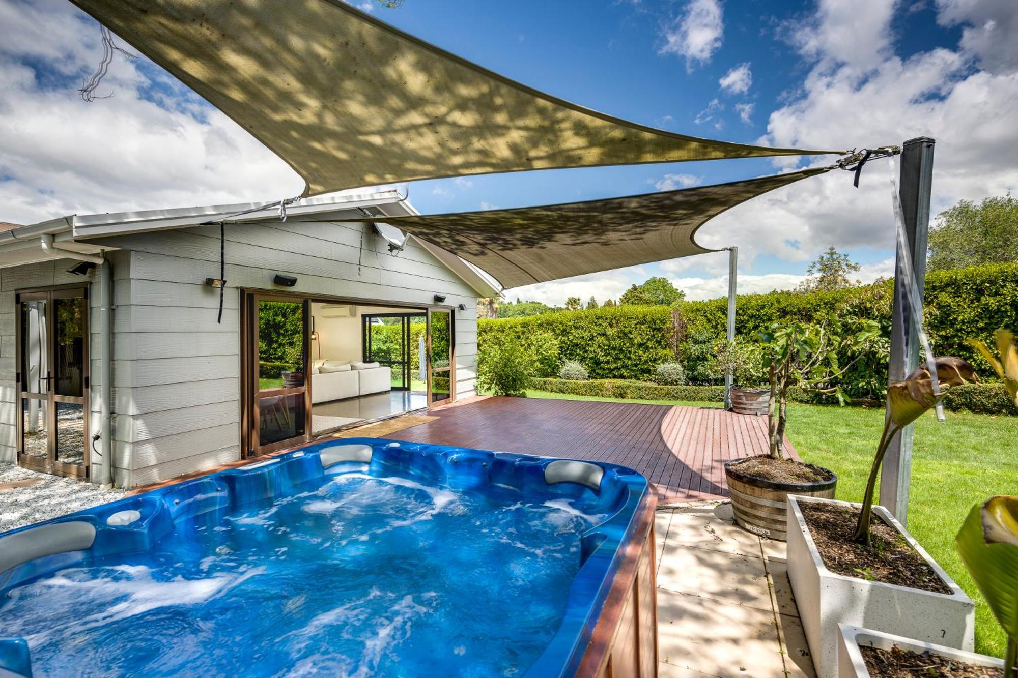 Sunny Oasis - Havelock North Retreat Villa Buitenkant foto