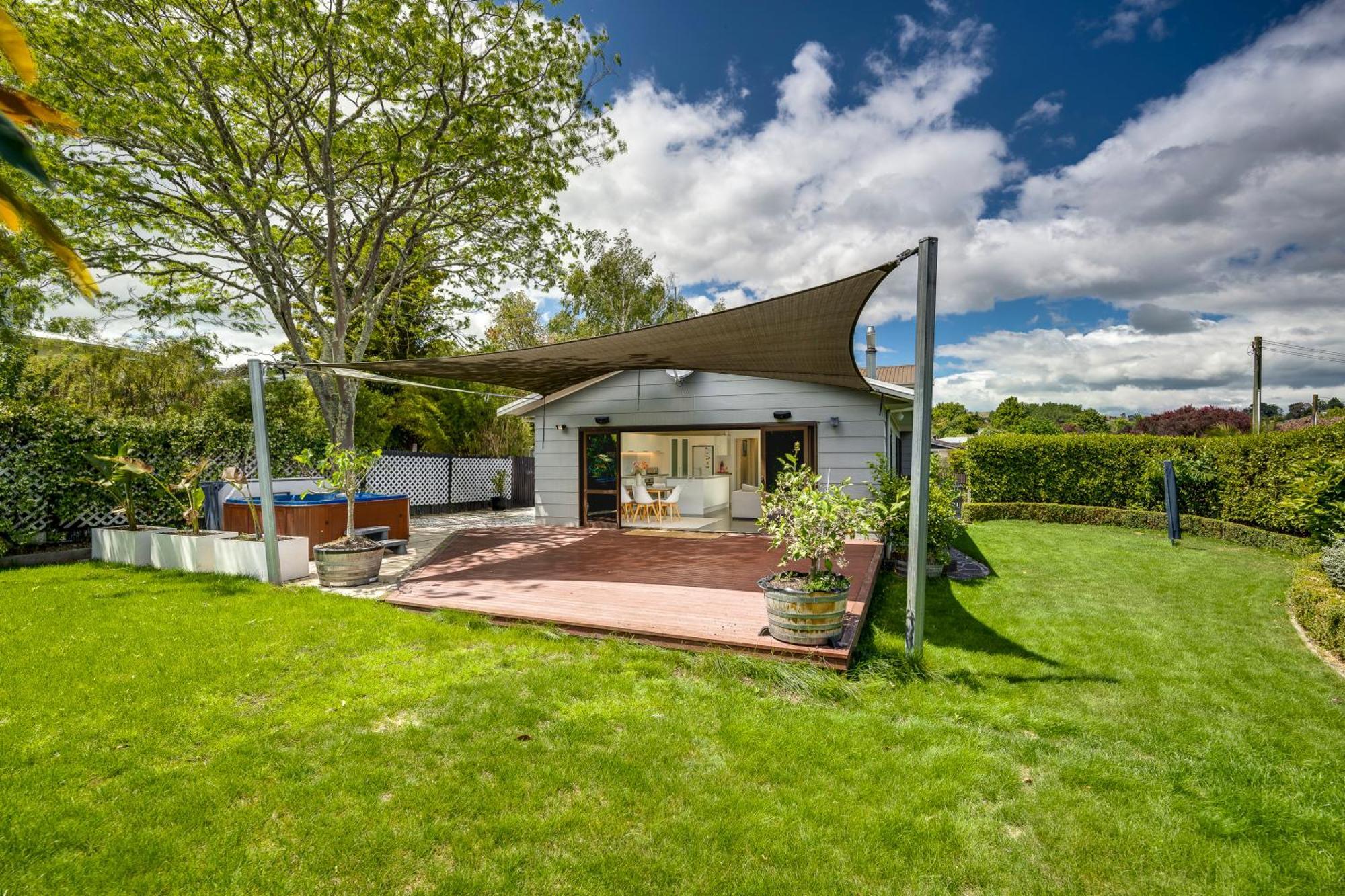 Sunny Oasis - Havelock North Retreat Villa Buitenkant foto