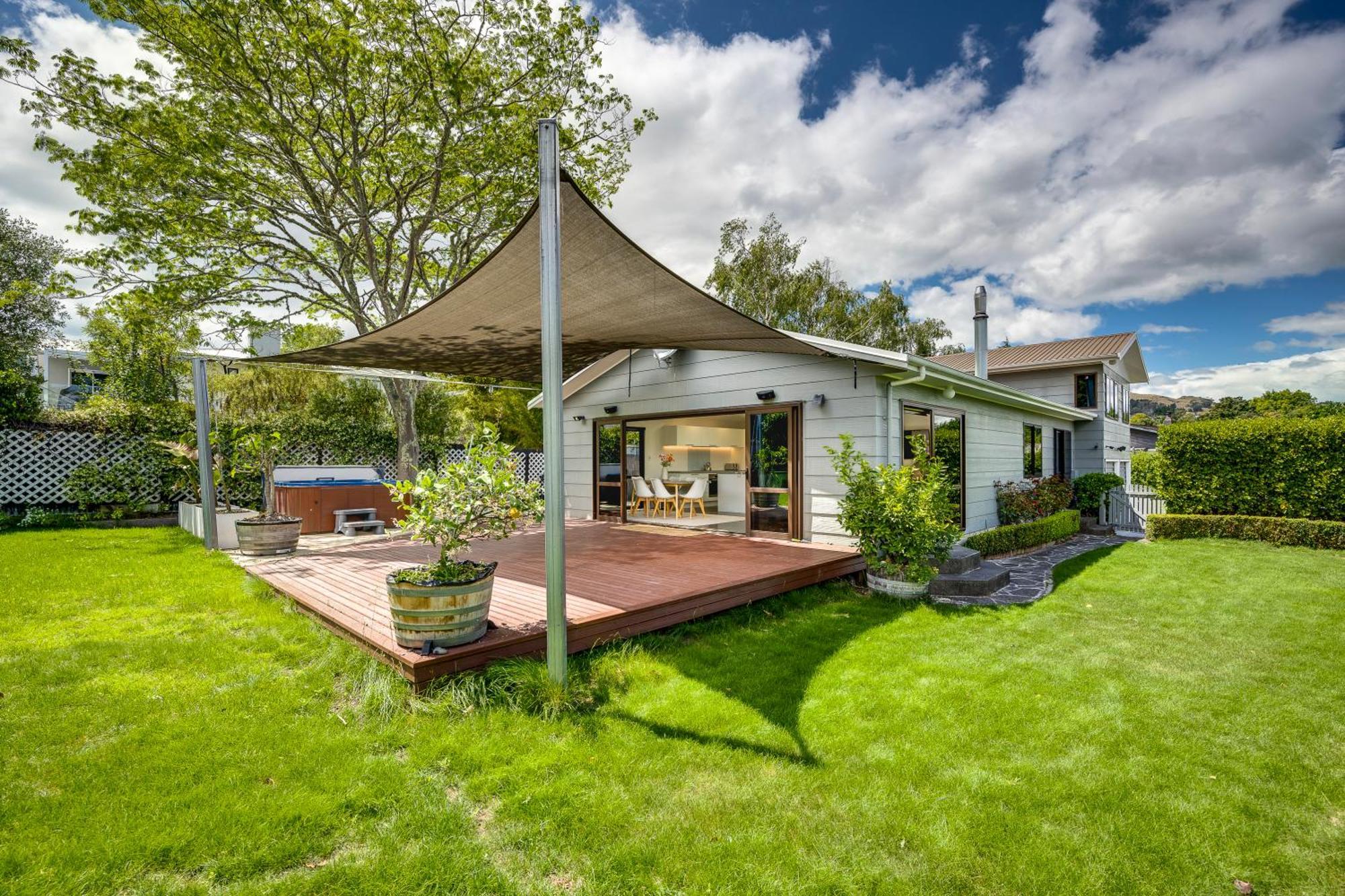 Sunny Oasis - Havelock North Retreat Villa Buitenkant foto