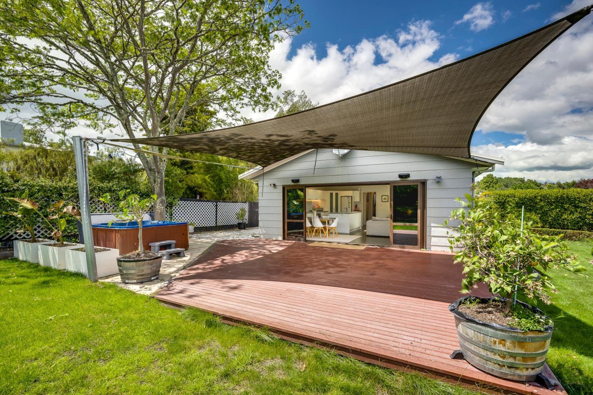 Sunny Oasis - Havelock North Retreat Villa Buitenkant foto